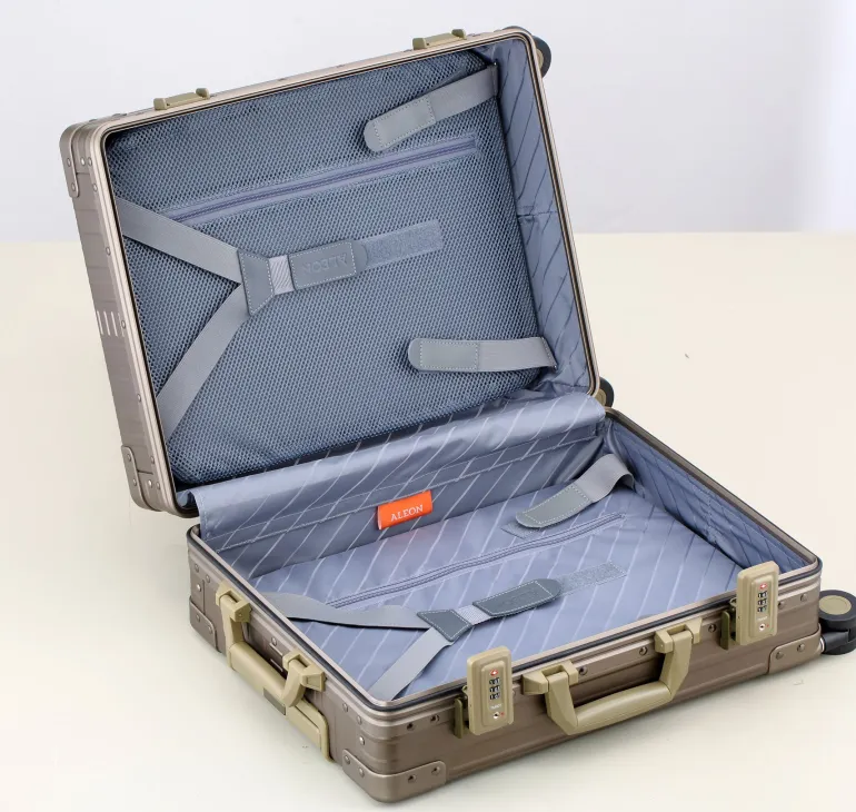 Aleon Aircraft Grade Aluminum 21 Inch International Carry On