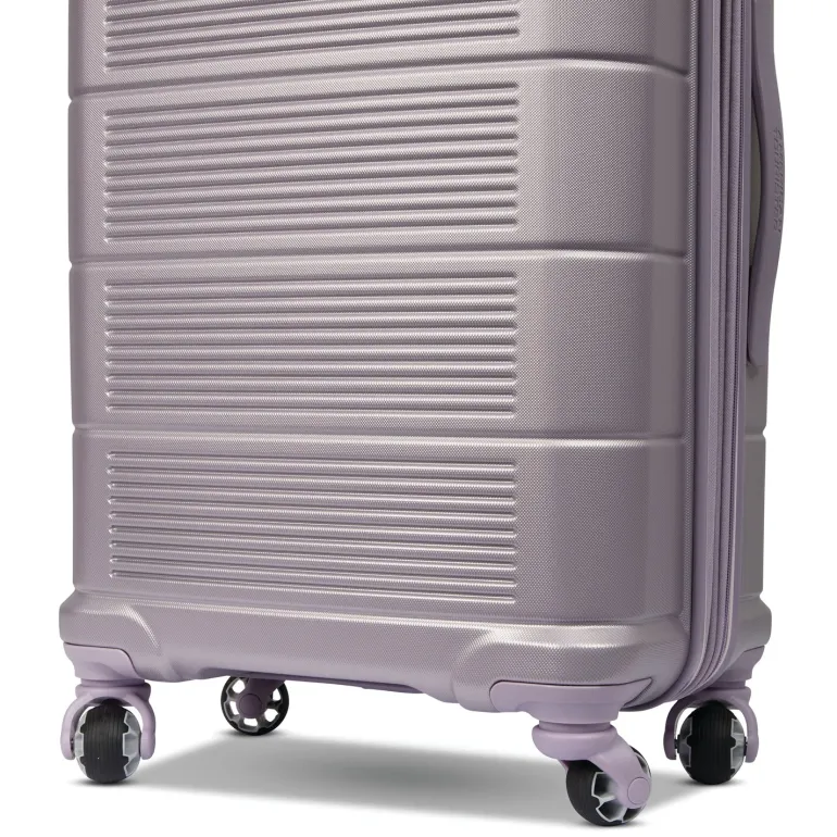 American Tourister Stratum 2 28 inch Spinner | Altman Luggage