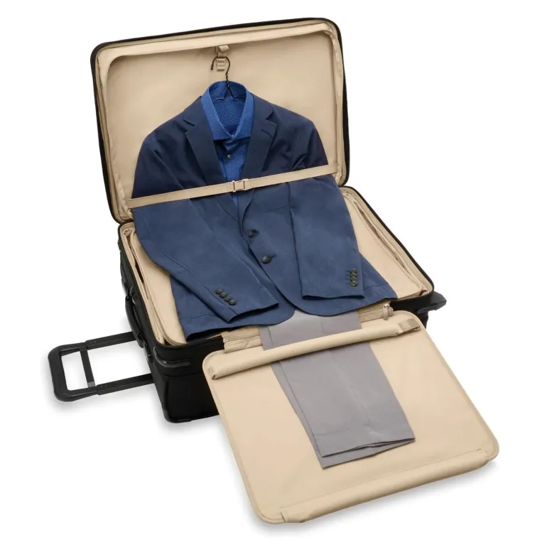 Briggs and Riley Baseline BLU126CX Medium Expandable Upright