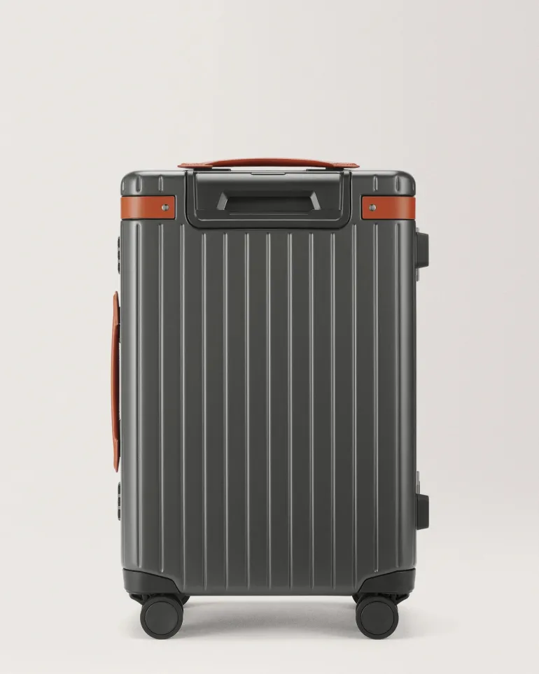 Carl Friedrik Hybrid The Carry-on