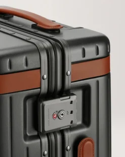 Carl Friedrik Hybrid The Carry-on