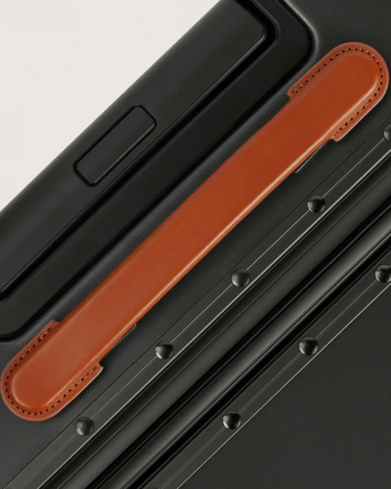 Carl Friedrik Hybrid The Carry-on