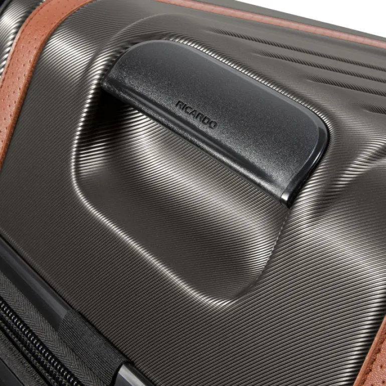 Montecito 2.0 Hardside Medium Check in Expandable Spinner