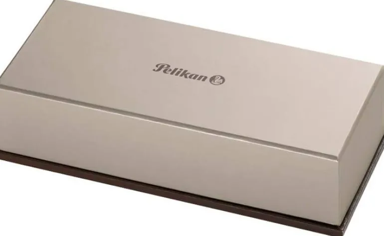 Pelikan Souveran 600 Black GT Broad Point Fountain Pen - 980144