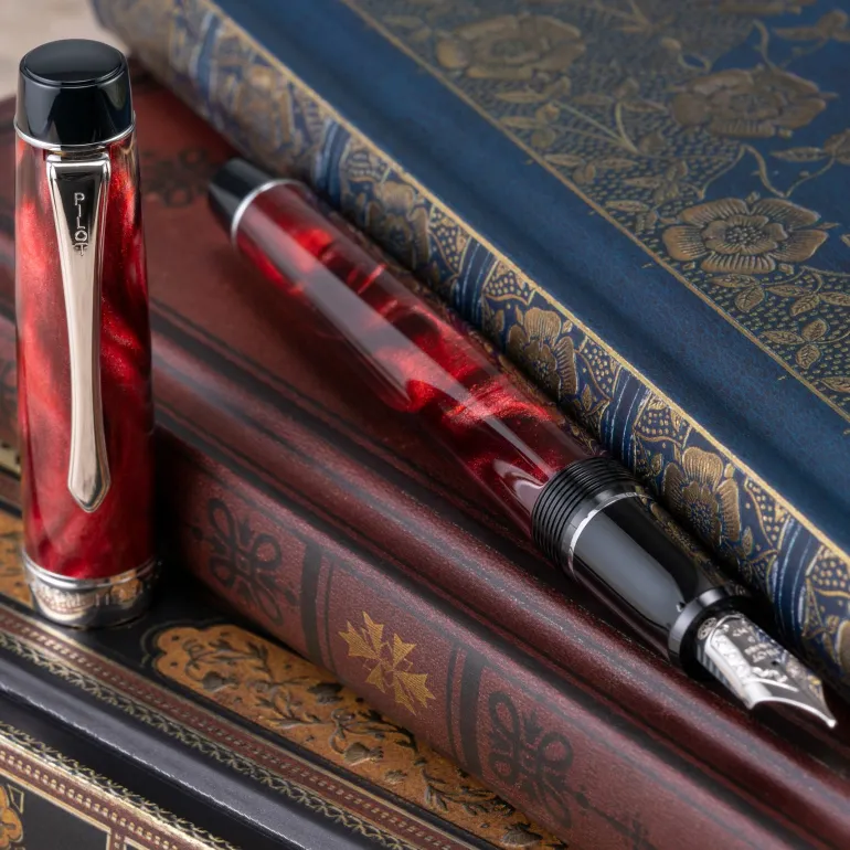 Pilot Custom Heritage SE Fountain Pen Red Marble | Altman Luggage