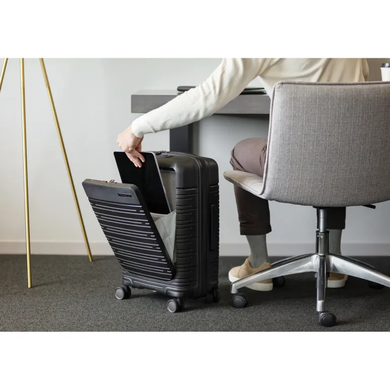 Samsonite Elevation Plus Spinner Carry on | Altman Luggage