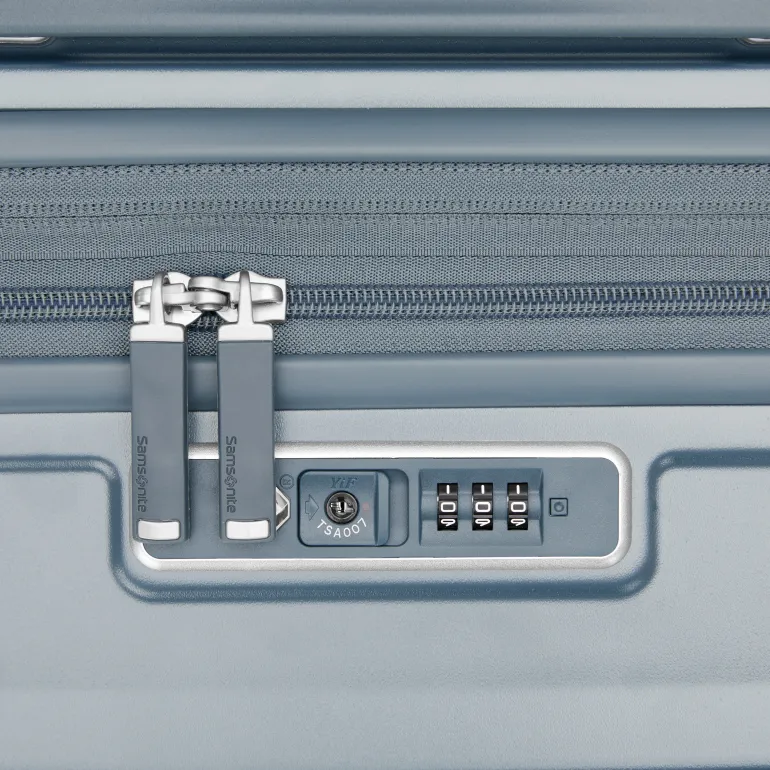 Samsonite Silhouette 18 Hardside Carry-On Spinner