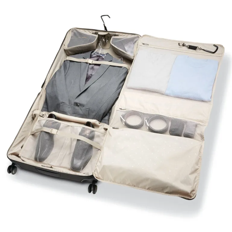 SILHOUETTE 17 SPINNER GARMENT BAG