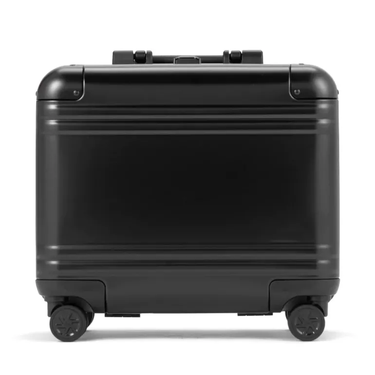 Zero Halliburton CLASSIC ALUMINUM 3.0 Business Case 28L