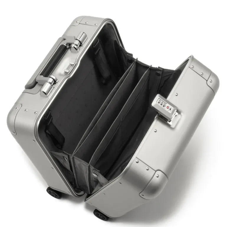 Zero Halliburton CLASSIC ALUMINUM 3.0 Business Case 28L
