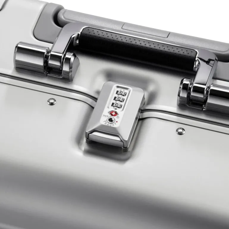 Zero Halliburton CLASSIC ALUMINUM 3.0 Business Case 28L
