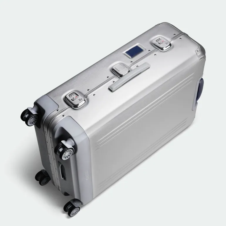 Zero Halliburton Pursuit Aluminum Medium Travel Case Silver